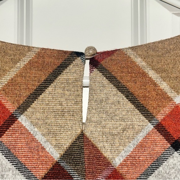 JH plaid dress with flare sleeves - Picture 4 of 5